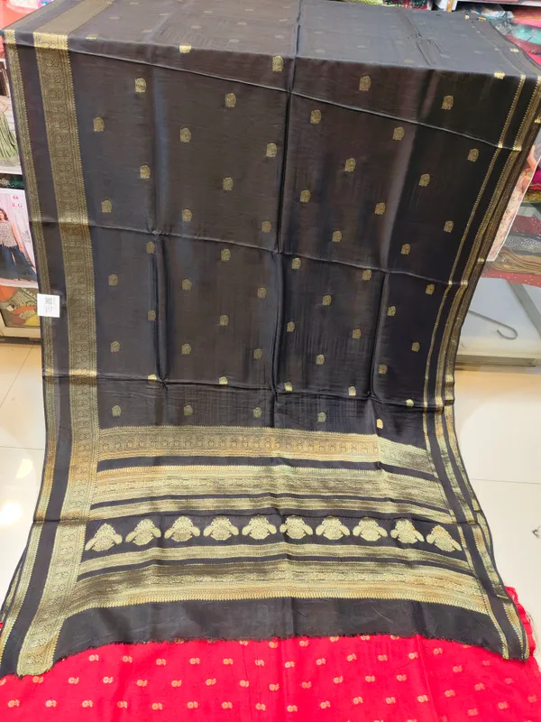 Black_Woven_Traditional_Saree_for_Women