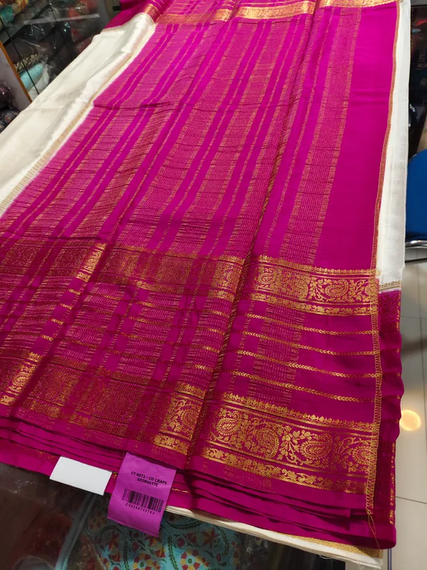 Magenta_Traditional_Zari_Border_Saree_for_Women