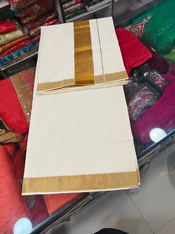 White_Traditional_Gold_Border_Saree_for_Women