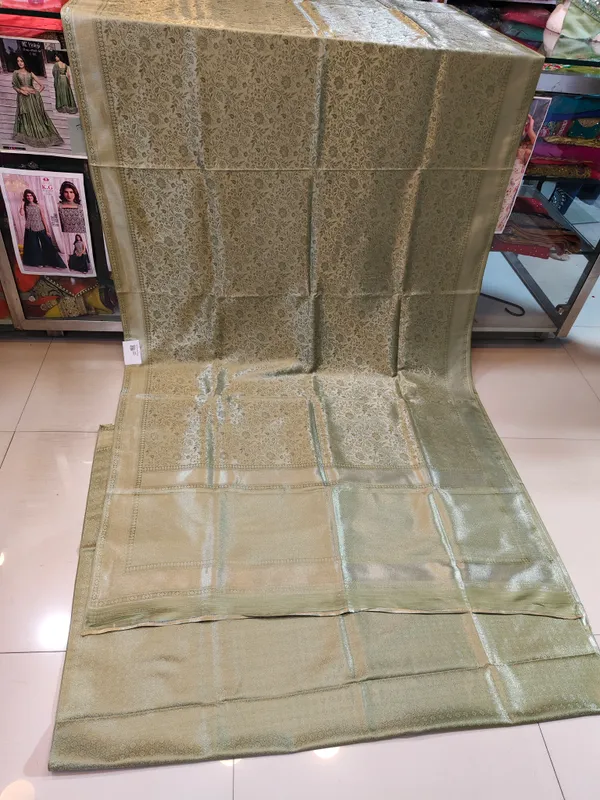 Green_Woven_Floral_Saree_for_Women