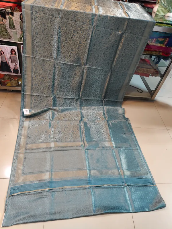 Blue_Floral_Pattern_Saree_for_Women