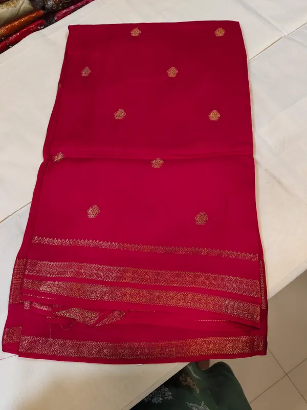 Magenta_Traditional_Zari_Border_Saree_for_Women