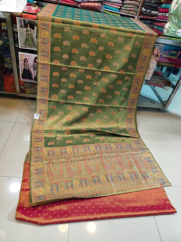 Green_Paisley_Print_Saree_for_Women