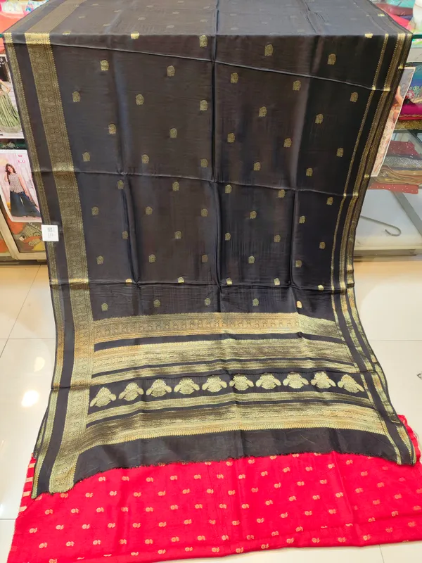 Black_Woven_Traditional_Saree_for_Women