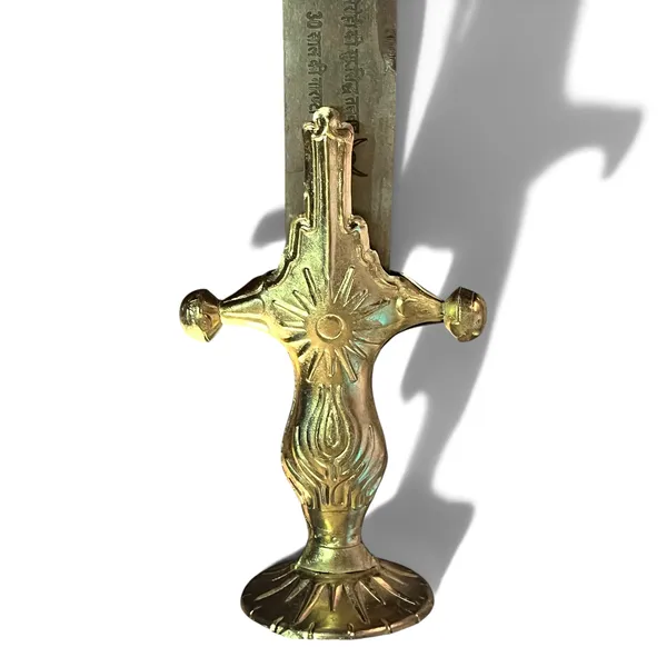 Red_Velvet_Queen_Decorative_Kirpan_28_Inch