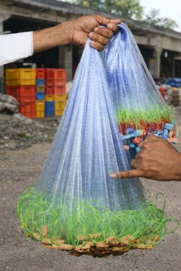 AhmedFishNet_HALF_FINGER_18MM_GILNET_MUD_SINKER,HIGHT3FT,UP_LENTH50FT(Green)_Fishing_Net_(Multicolor)