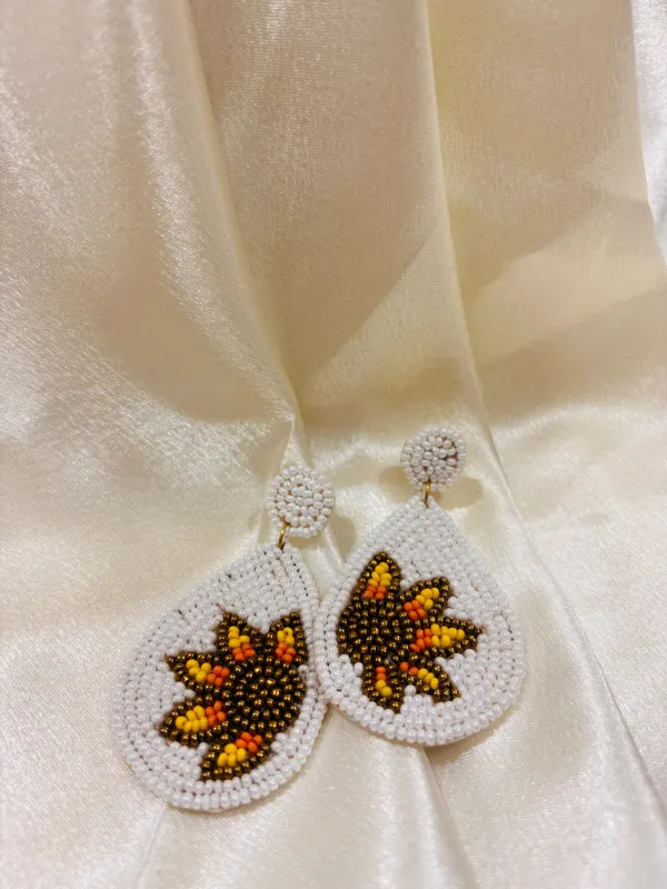 Handmade_Beaded_Earings_Black