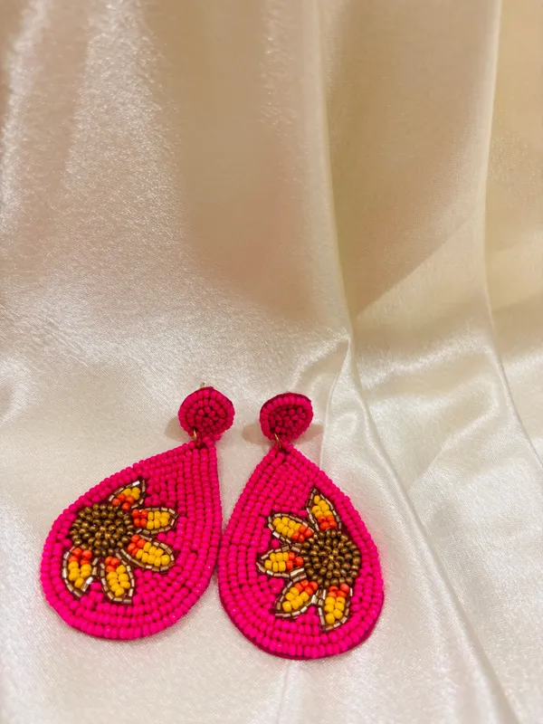 Handmade_Beaded_Earings_Pink