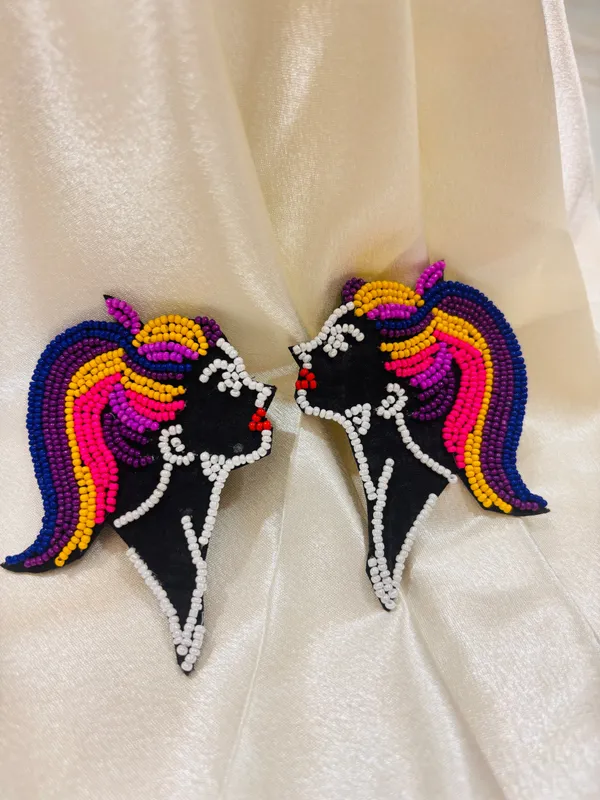 Handmade_Beaded_Earings_Black