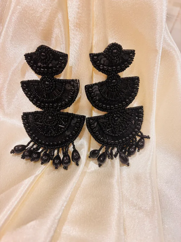 Handmade_Beaded_Earings_White