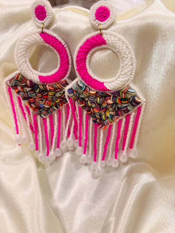 Handmade_Beaded_Earings_White