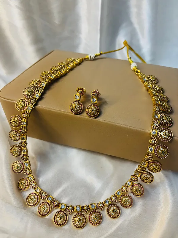 Long_Necklace_Default_Title