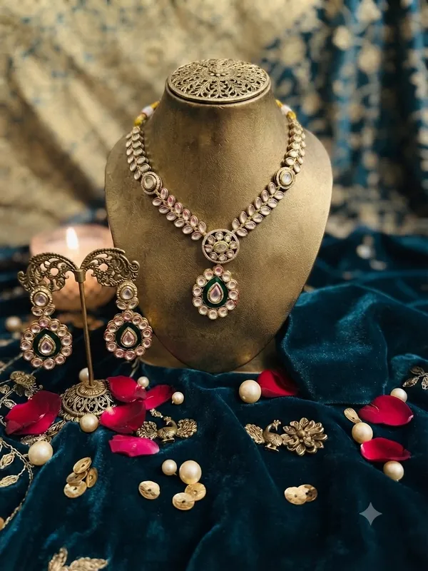 Elegant_Bloom_Kundan_Choker_Set_Green