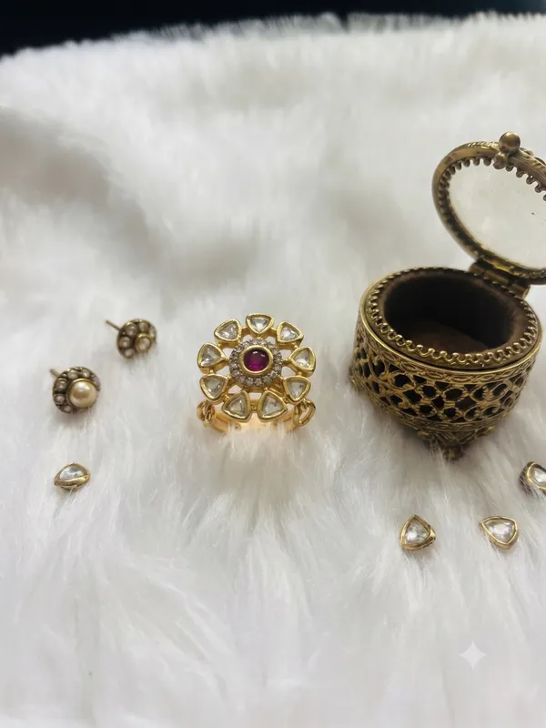 Royal_Lotus_Kundan_Cocktail_Ring_White