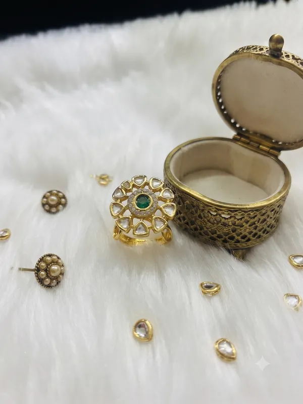 Royal_Lotus_Kundan_Cocktail_Ring_White