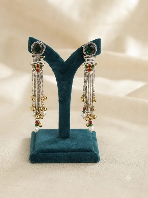 Raatraani_Dual_Tone_Tassel_Jhumka_Earrings_Maroon