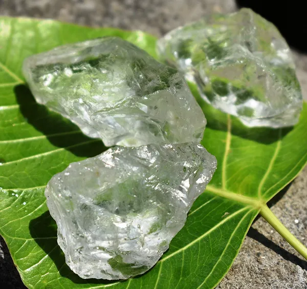 Natural_Crystal_Sphatik_Rough_Raw_Stone_1500_Carat_Natural_Crystal_Rough_Raw_Stone
