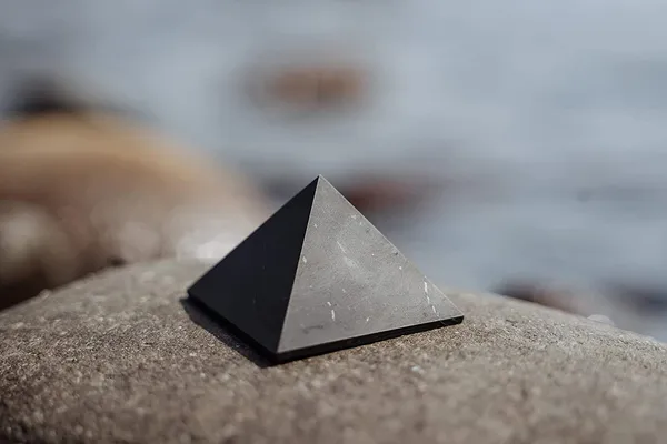 Stone_Energized_Tourmaline_Pyramid_Brazil_For_Healing_And_Reiki_Black_1_5_2_Inch