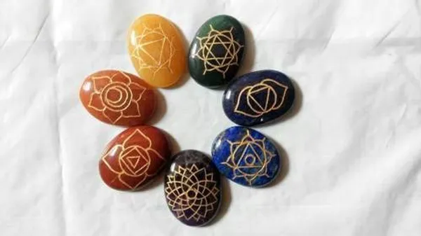 7_Chakra_Symbol_Engraved_Set_Healing_Gemstone_For_Reiki_Healing_Crystal_Healing