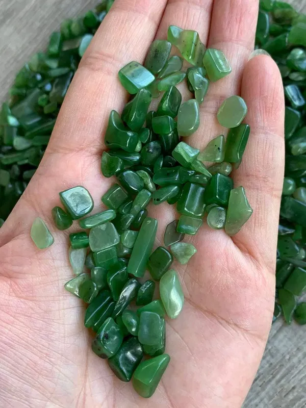Natural_Green_Jade_Tumble_Chips_Natural_Green_Jade_1000Ct_Tumble_Chips_Quantity_1000Ct_Green_Jade_Chips