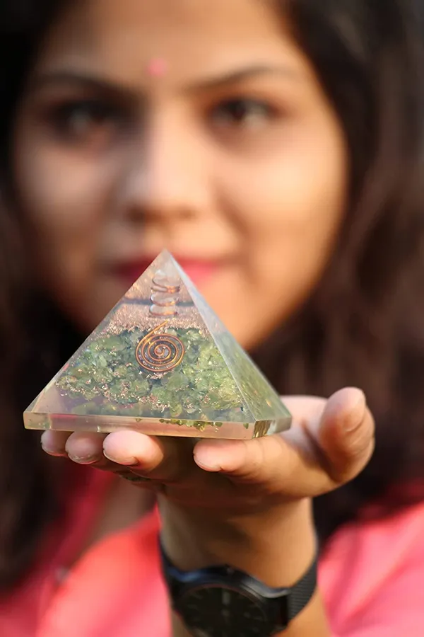 Peridot_Pyramid_Money_Attraction_Peridot_Pyramid_Orgonite_Pyramid_50Mm_To_55Mm_Size