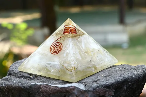 Natural_Selenite_Orgone_Pyramid
