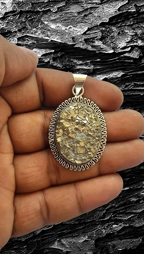 Natural_Pyrite_Pendant_And_Pyrite_Earrings_With_Pyrite_Bracelet_For_Men_And_Women_Attract_Wealth_And_Prosperity