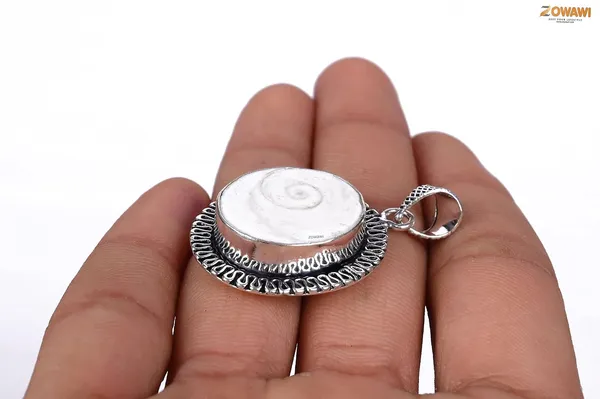 Natural_Energized_Gomti_Chakra_Pendant_In_Silver_Aaa_Quality_Unisex_Gomti_Chakra_Pendant
