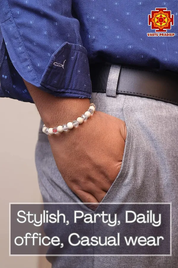 Unisex_Adult_White_Wood_And_Clear_Crystal_Diamond_Cut_Quartz_Sphatik_Bracelet_For_Healing_Meditation_Semi_Precious_Gemstone_Bracelet