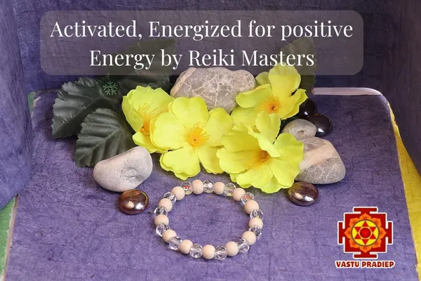 Unisex_Adult_White_Wood_And_Clear_Crystal_Diamond_Cut_Quartz_Sphatik_Bracelet_For_Healing_Meditation_Semi_Precious_Gemstone_Bracelet