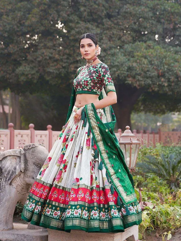 Lehenga_Color_Tussar_Silk_Lehenga_Choli_With_Blouse_Color_Blouse_Patola_Print_Foil_Work_Wedding_Festive_Wear