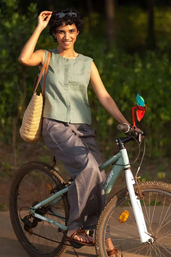Women_S_Cotton_Solid_V_Neck_Sleeveless_2_Piece_Outfit_Loose_Tank_Top_And_Wide_Leg_Palazzo_Pants_Sets_Cord_Set_Pista_Green
