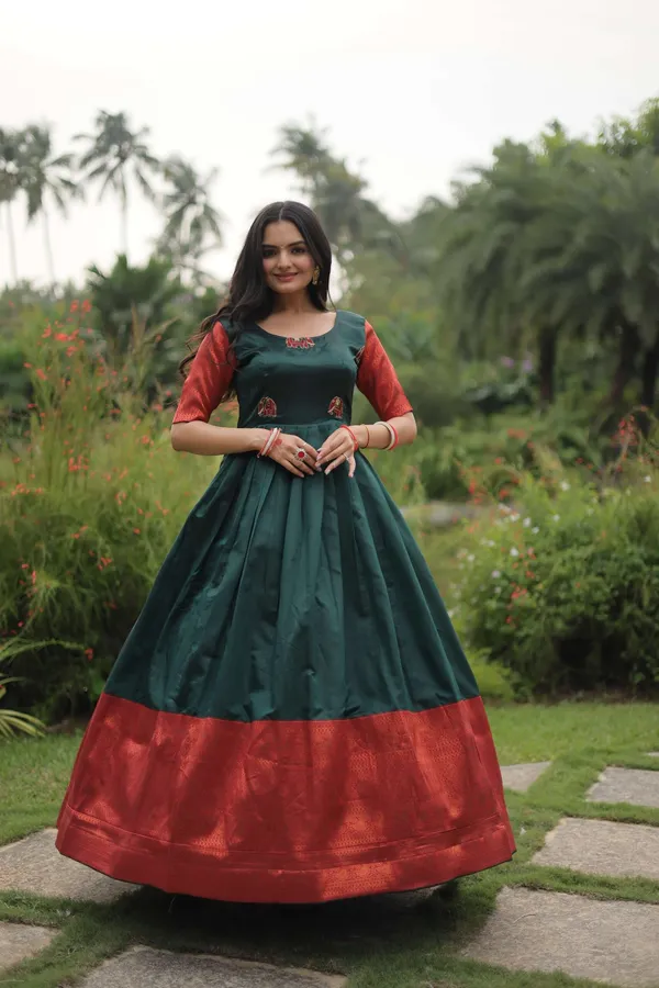 Green_Banarasi_Jacquard_Silk_Gown_Elegant_Free_Size_Designer_Party_Wedding_Wear