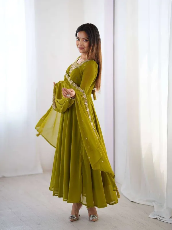 Womens_Crunchy_Silk_Anarkali_Kurti_With_Pant_Dupatta_Set