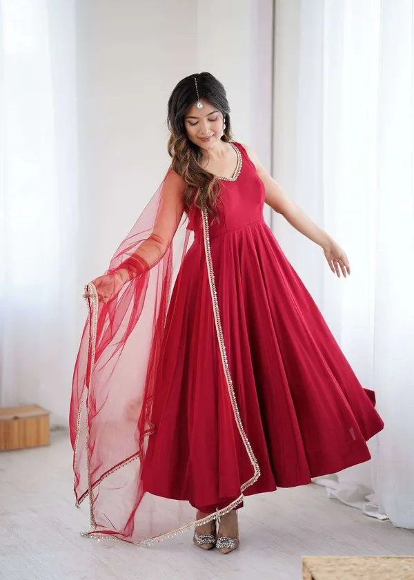 Womens_Pure_Romansilk_Chanderi_Anarkali_Kurti_With_Pant_Dupatta_Set