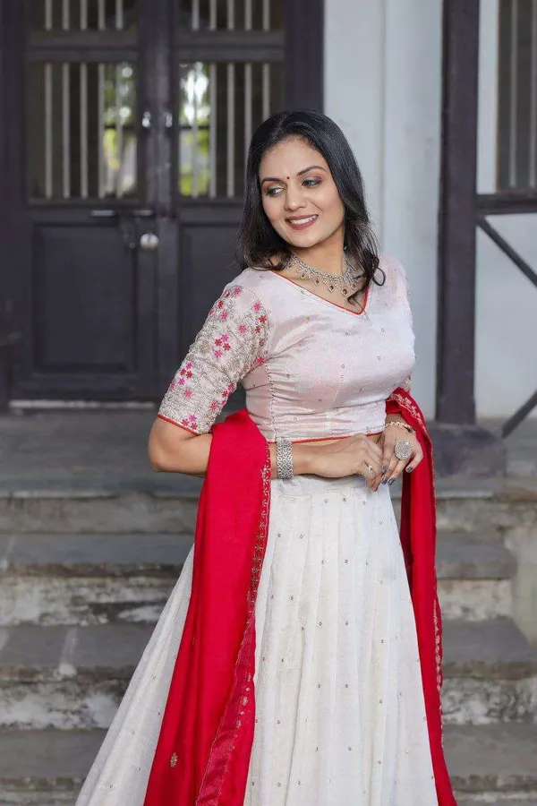 White_Vichitra_Silk_Lehenga_Choli_With_Red_Blouse_Sequins_Thread_Embroidery_Bridesmaid_Wedding_Wear