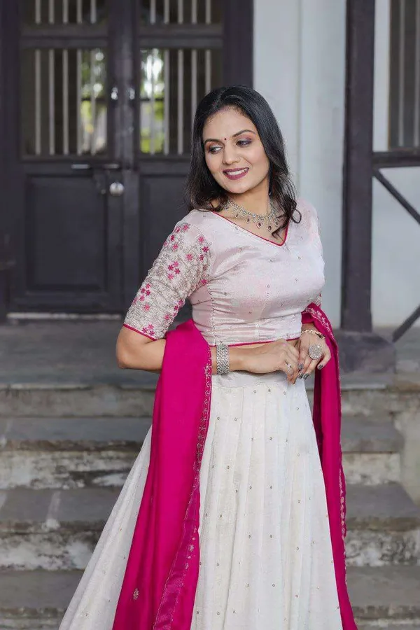 White_Vichitra_Silk_Lehenga_Choli_With_Red_Blouse_Sequins_Thread_Embroidery_Bridesmaid_Wedding_Wear