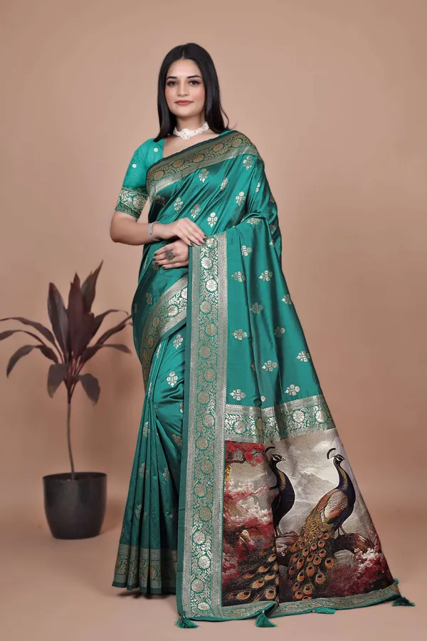 Emerald_Green_Banarasi_Silk_Saree_With_Golden_Zari_Peacock_Pallu_Wedding_Festive_Traditional_Wear