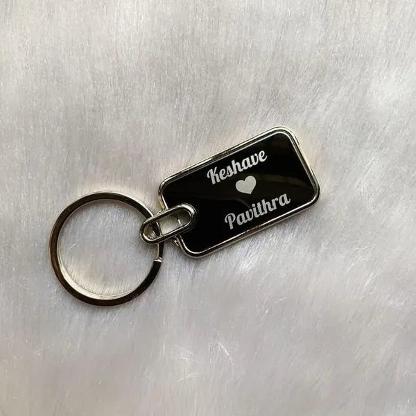 Black_Metal_Personalized_Keychain_For_Everyone
