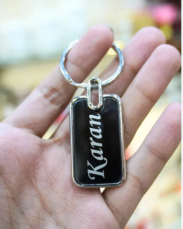 Black_Metal_Personalized_Keychain_For_Everyone