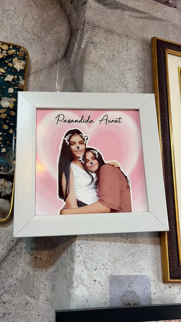 White_Modern_Personalized_Photo_Frame