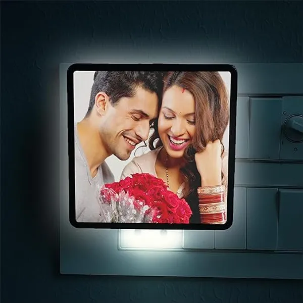 Illuminated_Couple_Photo_Frame