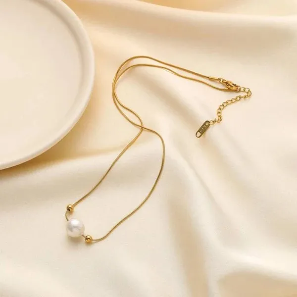 Gold-Tone_Pearl_Pendant_Necklace_for_Women