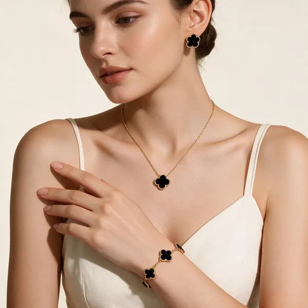 18k_Gold_Plated_Black_Clover_Jewellery_Set_for_Women