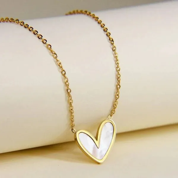 Gold-Tone_Heart_Pendant_Necklace_for_Women