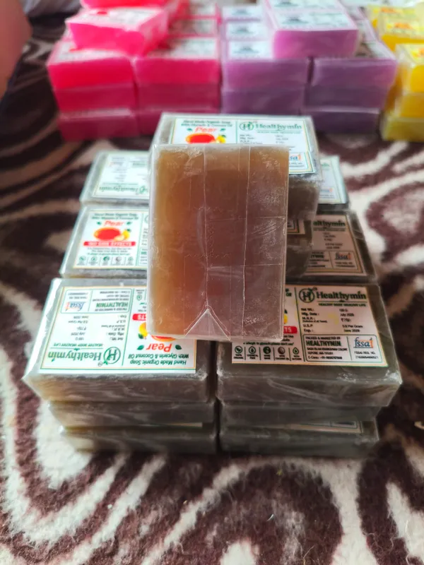 Healthymin_Pear_Handmade_Organic_Soap