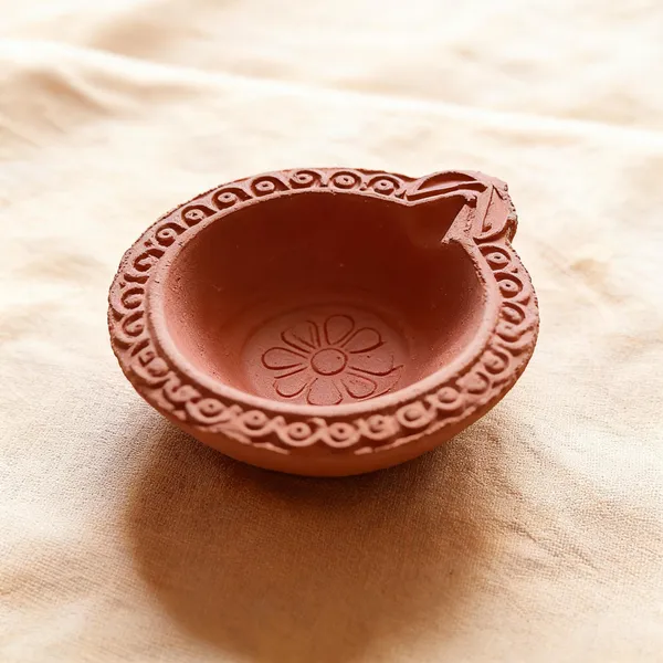 Clay_Diya_For_Puja_And_Diwali_-_Pack_of_4