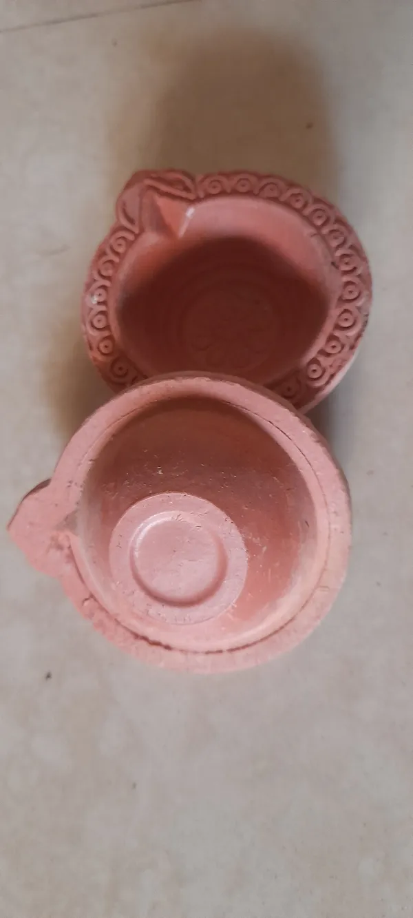 Clay_Diya_For_Puja_And_Diwali_-_Pack_of_4