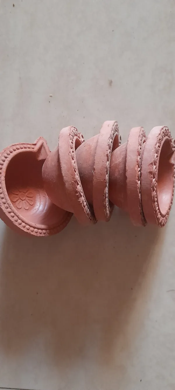 Clay_Diya_For_Puja_And_Diwali_-_Pack_of_4