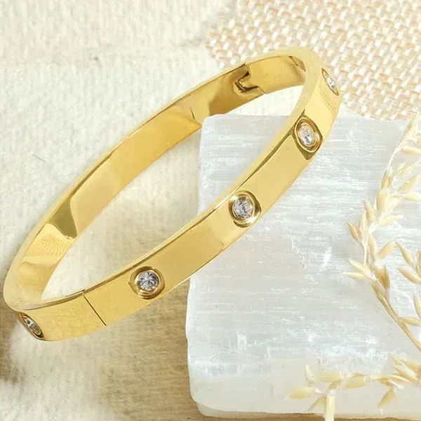 Bezel_Set_Bangle_Bracelet